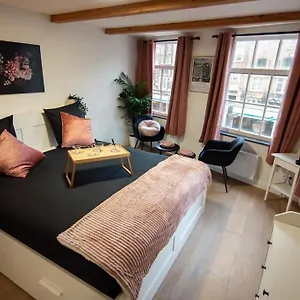 apt-best-neighbourhood.amsterdamhotelsnl.com/